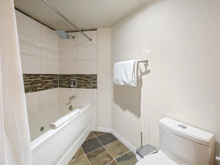 204-4821 Spearhead Drive, Whistler, BC, V8E 1E8 - 18