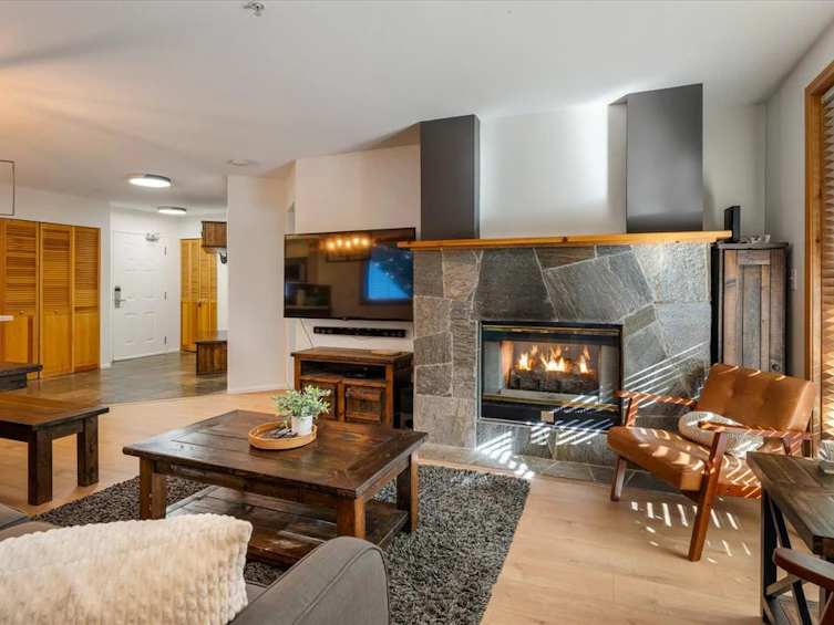 204-4821 Spearhead Drive, Whistler, BC, V8E 1E8 - 5