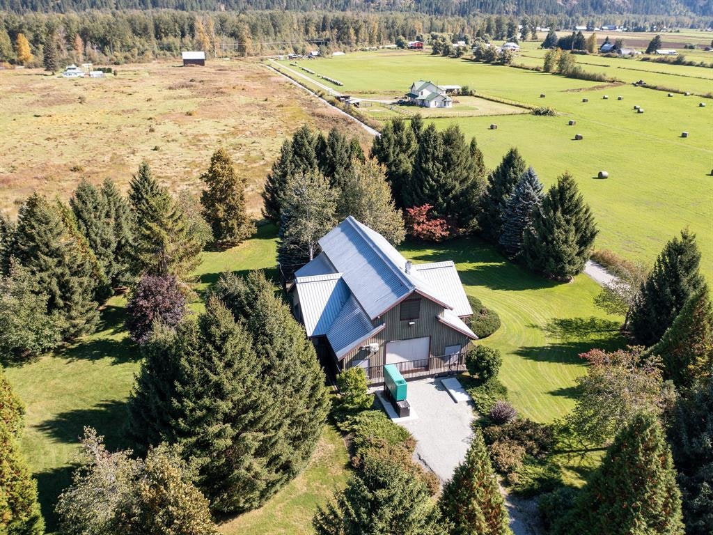 8891 Pemberton Meadows Road, Pemberton, BC, V0N 2L2 - 21