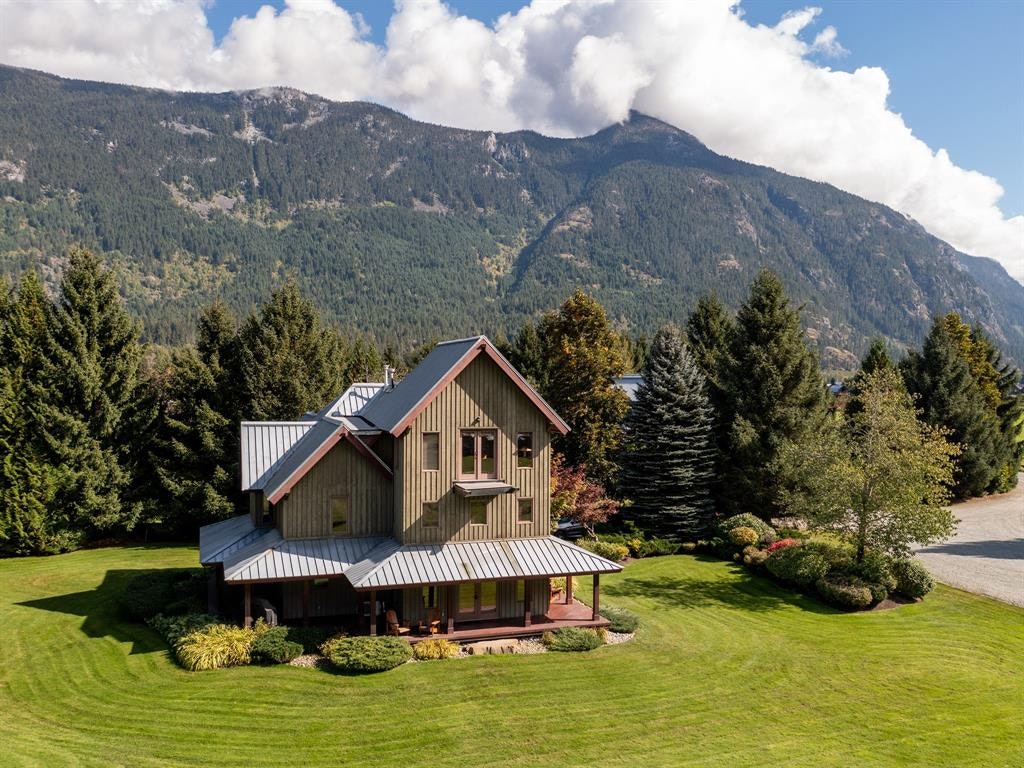 8891 Pemberton Meadows Road, Pemberton, BC, V0N 2L2 - 6