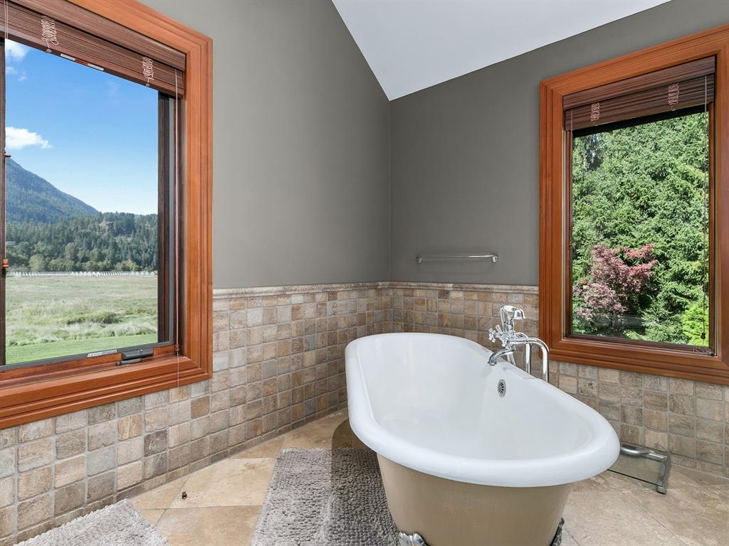 8891 Pemberton Meadows Road, Pemberton, BC, V0N 2L2 - 17