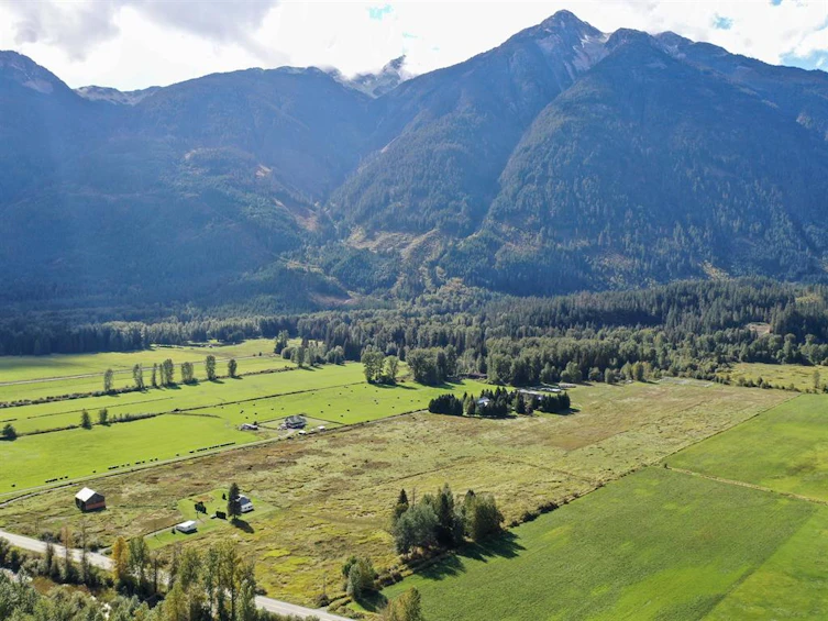 8891 Pemberton Meadows Road, Pemberton, BC, V0N 2L2 - 2