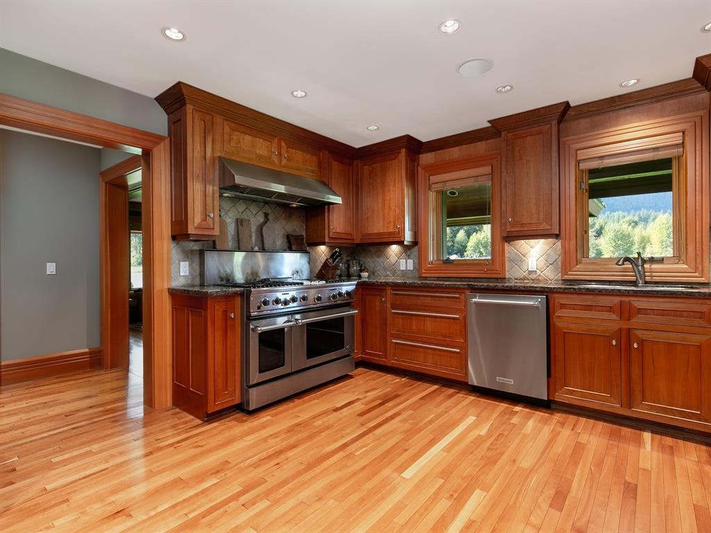 8891 Pemberton Meadows Road, Pemberton, BC, V0N 2L2 - 11