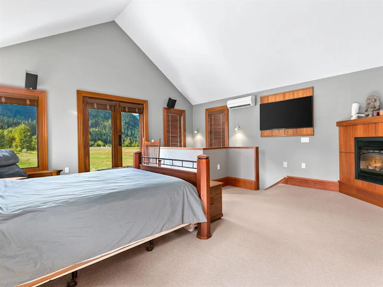 8891 Pemberton Meadows Road, Pemberton, BC, V0N 2L2 - 14