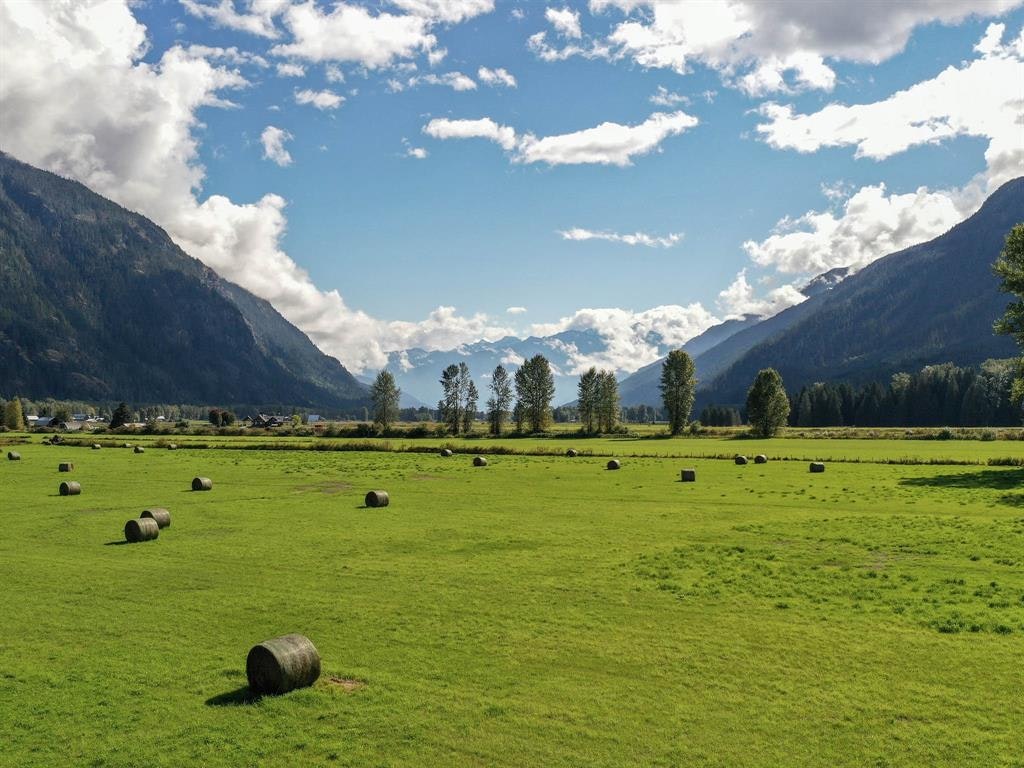 8891 Pemberton Meadows Road, Pemberton, BC, V0N 2L2 - 29