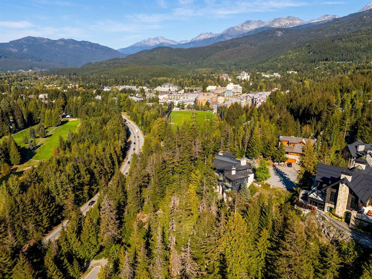 3853 Sunridge Court, Whistler, BC, V8E 0W1 - 11