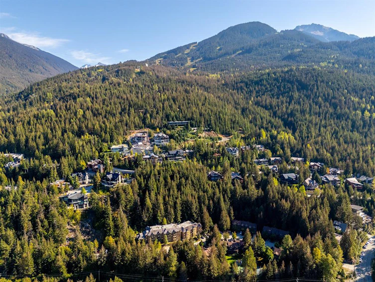 3853 Sunridge Court, Whistler, BC, V8E 0W1 - 17