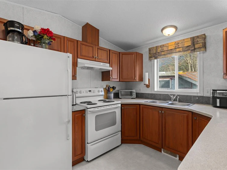 7636 Pemberton Meadows Road, Pemberton, BC, V0N 2L0 - 17