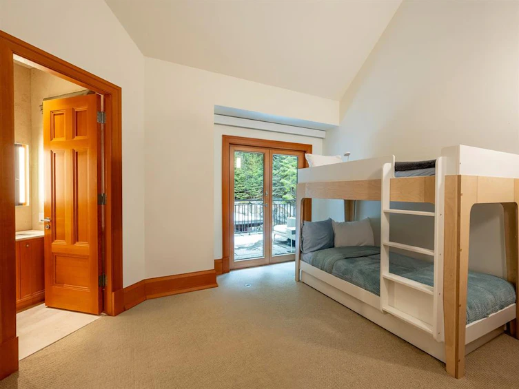 7425 Treetop Lane, Whistler, BC, V8E 0E9 - 33