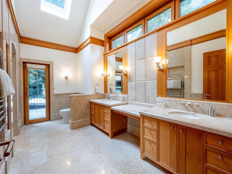 7425 Treetop Lane, Whistler, BC, V8E 0E9 - 32