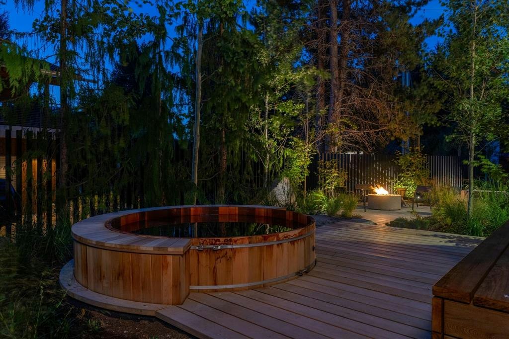 7501 Ambassador Crescent, Whistler, BC, V8E 0E5 - 40