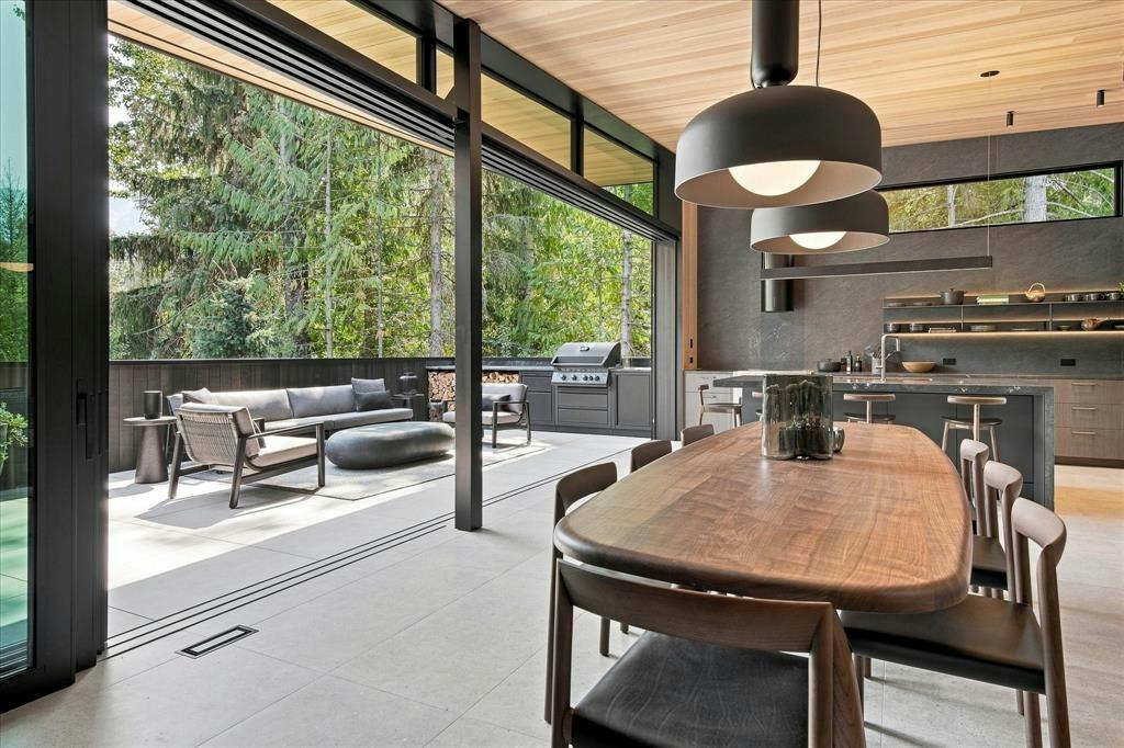 7501 Ambassador Crescent, Whistler, BC, V8E 0E5 - 7