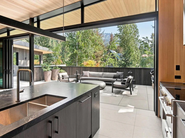 7501 Ambassador Crescent, Whistler, BC, V8E 0E5 - 11