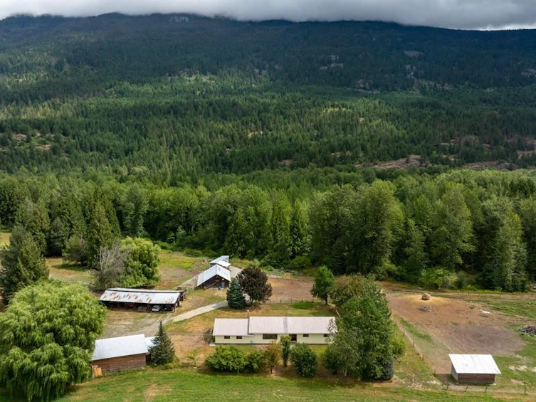 B-8988 Pemberton Meadows Road, Pemberton, BC, V0N 2L2 - 15