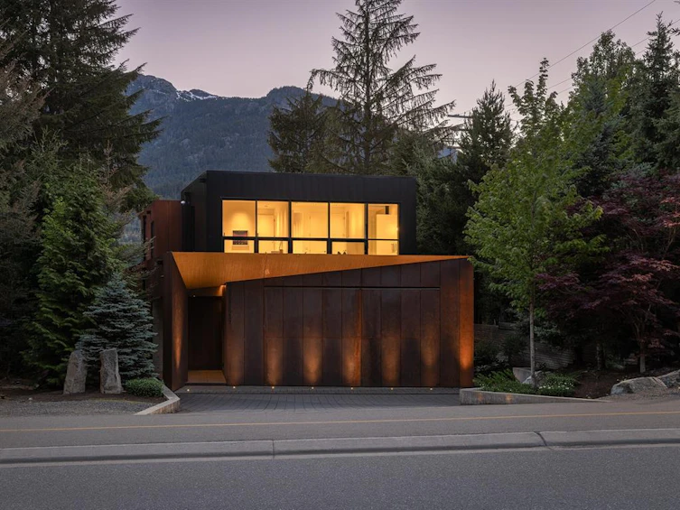 3258 Archibald Way, Whistler, BC, V8E 0B8 - 3