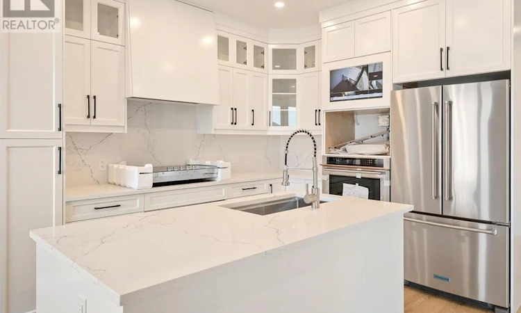 1006 Phare Crescent