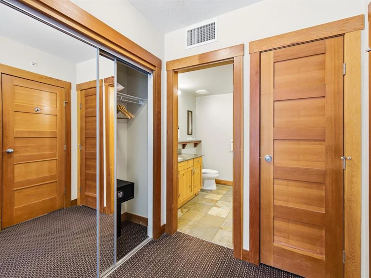 637B-2036 London Lane, Whistler, BC, V8E 0N7 - 24