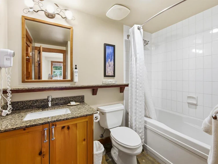 637B-2036 London Lane, Whistler, BC, V8E 0N7 - 19