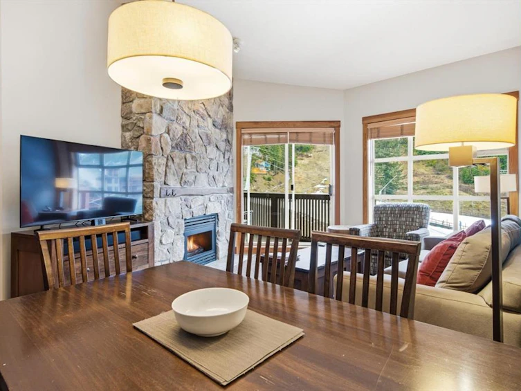 637B-2036 London Lane, Whistler, BC, V8E 0N7 - 3