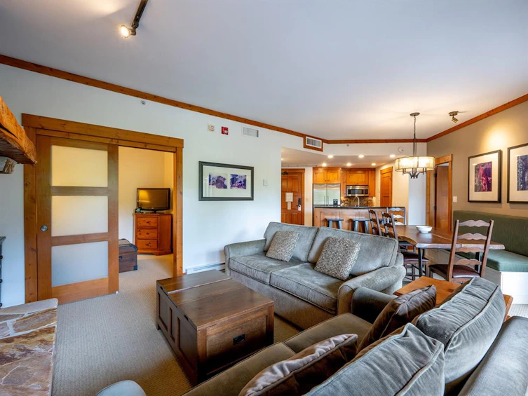 303-2202 Gondola Way, Whistler, BC, V8E 0M7 - 5