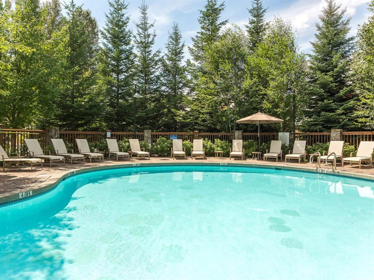 303-2202 Gondola Way, Whistler, BC, V8E 0M7 - 17