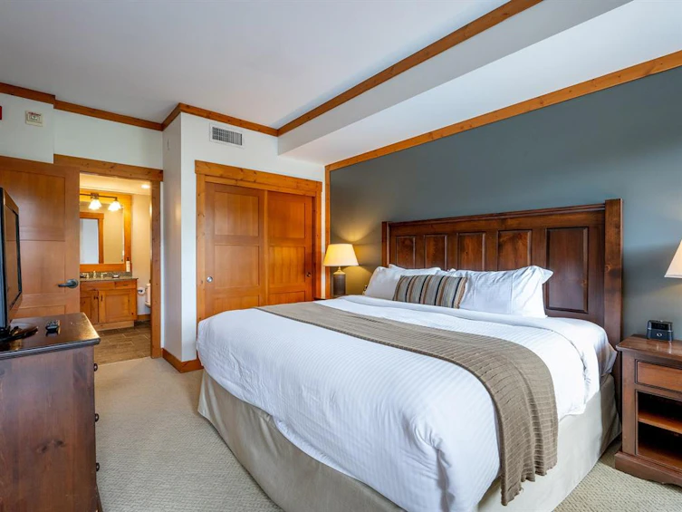 303-2202 Gondola Way, Whistler, BC, V8E 0M7 - 13