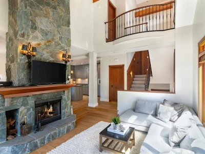8-2500 Taluswood Place - 2
