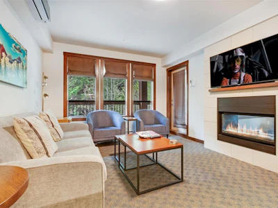301B-2020 London Lane - 4