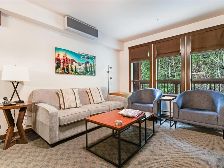 301B-2020 London Lane, Whistler, BC, V8E 0B6 - 3
