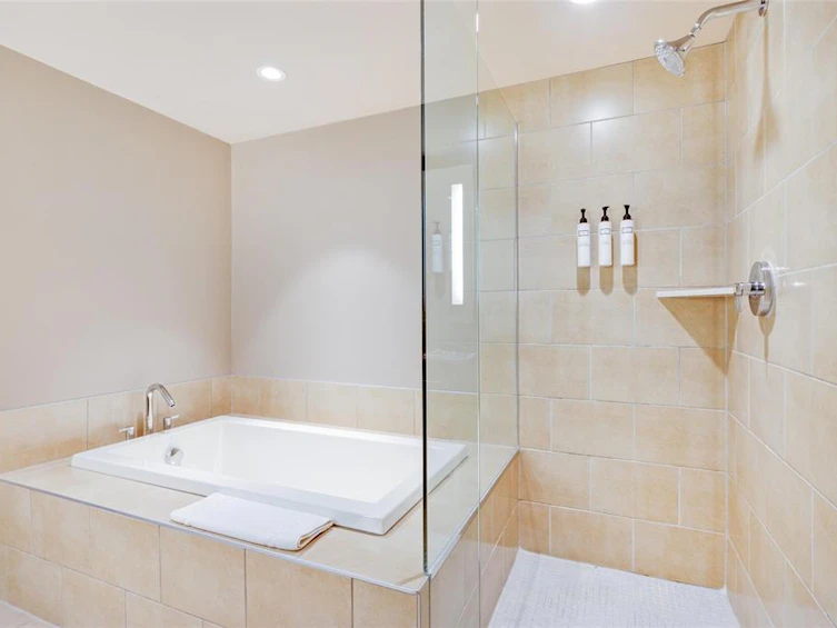 301B-2020 London Lane, Whistler, BC, V8E 0B6 - 18