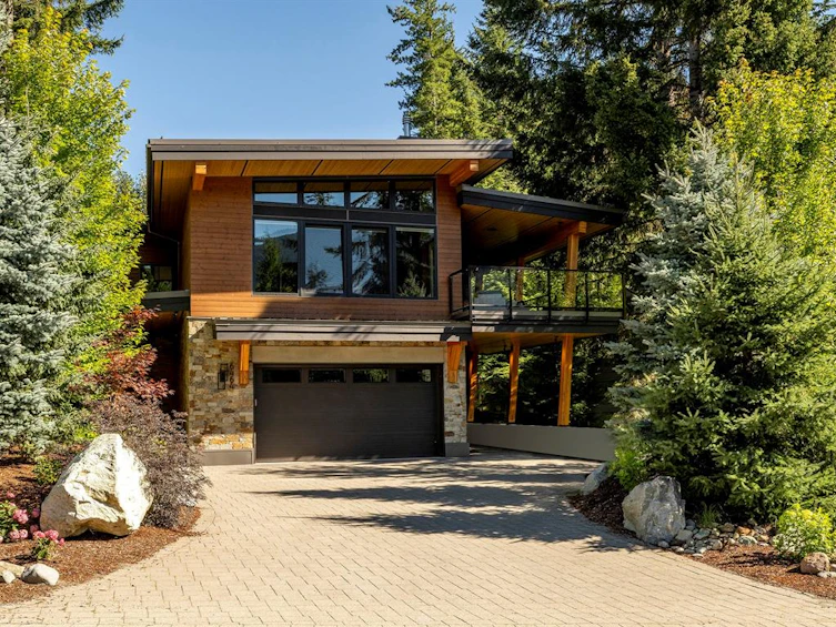 6464 St Andrews Way, Whistler, BC, V8E 0C8