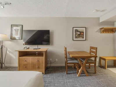 4402-4295 Blackcomb Way - 5