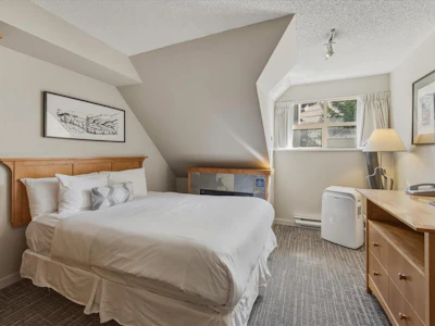 4402-4295 Blackcomb Way - 3