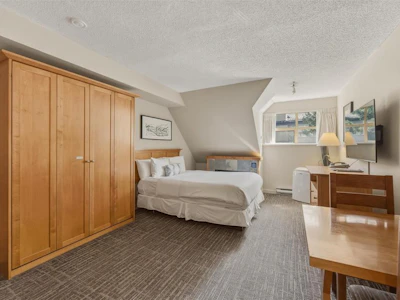 4402-4295 Blackcomb Way - 4