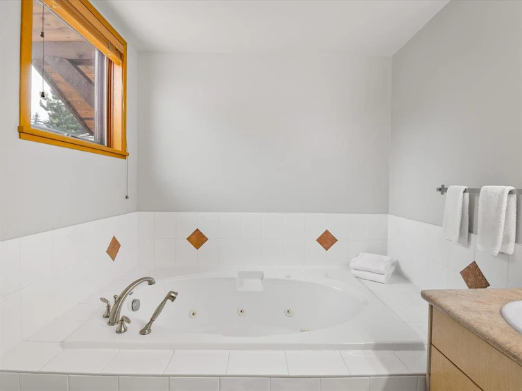 8107 Muirfield Crescent, Whistler, BC, V8E 1J7 - 24