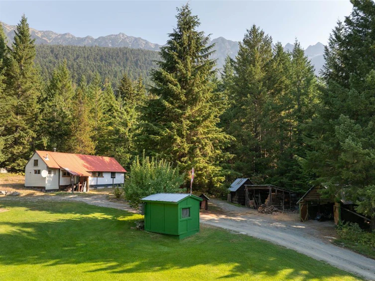 2873 Blackwater Road, Pemberton, BC - 31