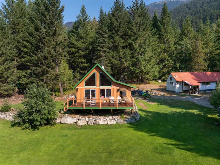2873 Blackwater Road, Pemberton, BC - 30