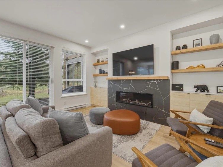 16-4628 Blackcomb Way, Whistler, BC, V0N 1B4 - 2
