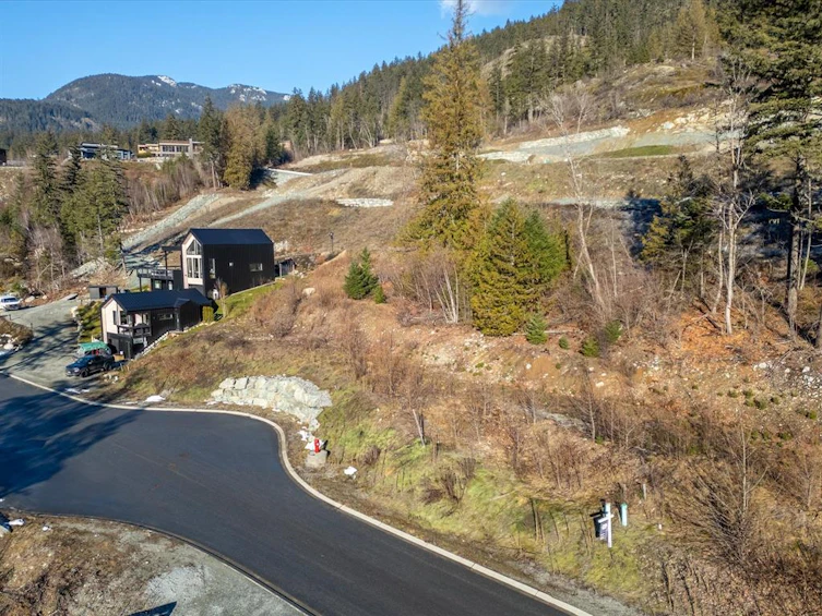 7672 Cerulean Drive, Pemberton, BC, V0N 2L3 - 2