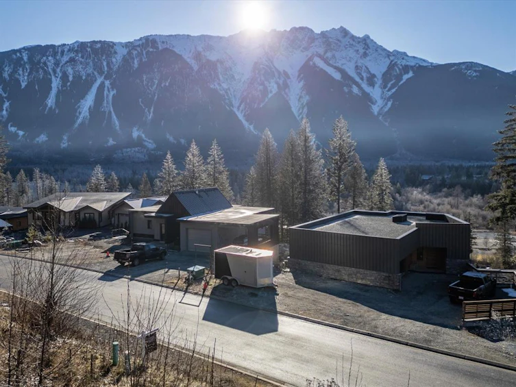 7672 Cerulean Drive, Pemberton, BC, V0N 2L3 - 8