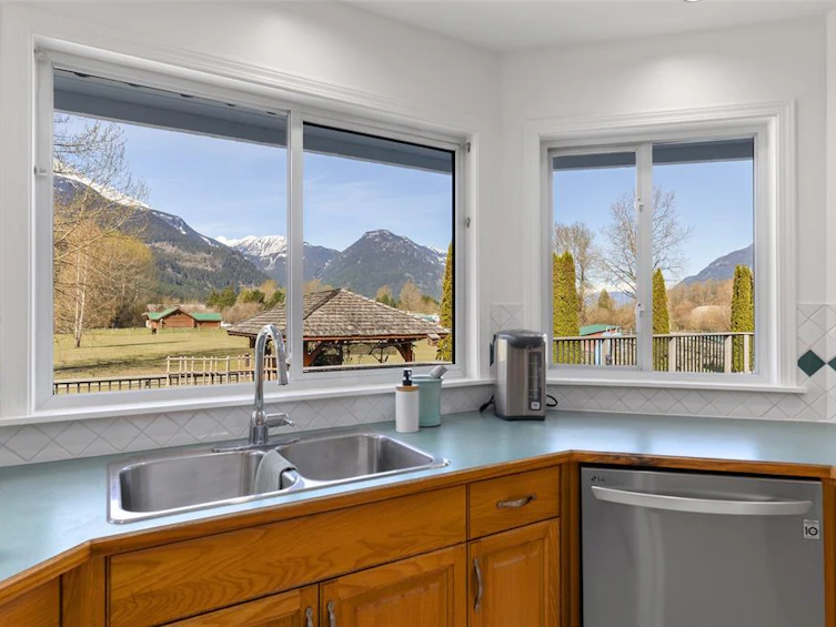 7569 Oberson Road, Pemberton, BC, V0N 2L0 - 10