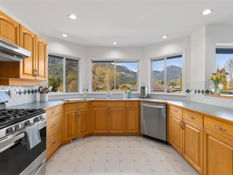 7569 Oberson Road, Pemberton, BC, V0N 2L0 - 9