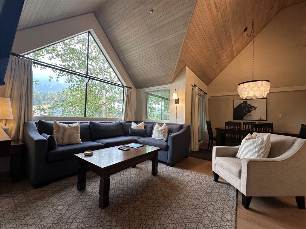 904-4293 Mountain Square, Whistler, BC, V8E 1B8