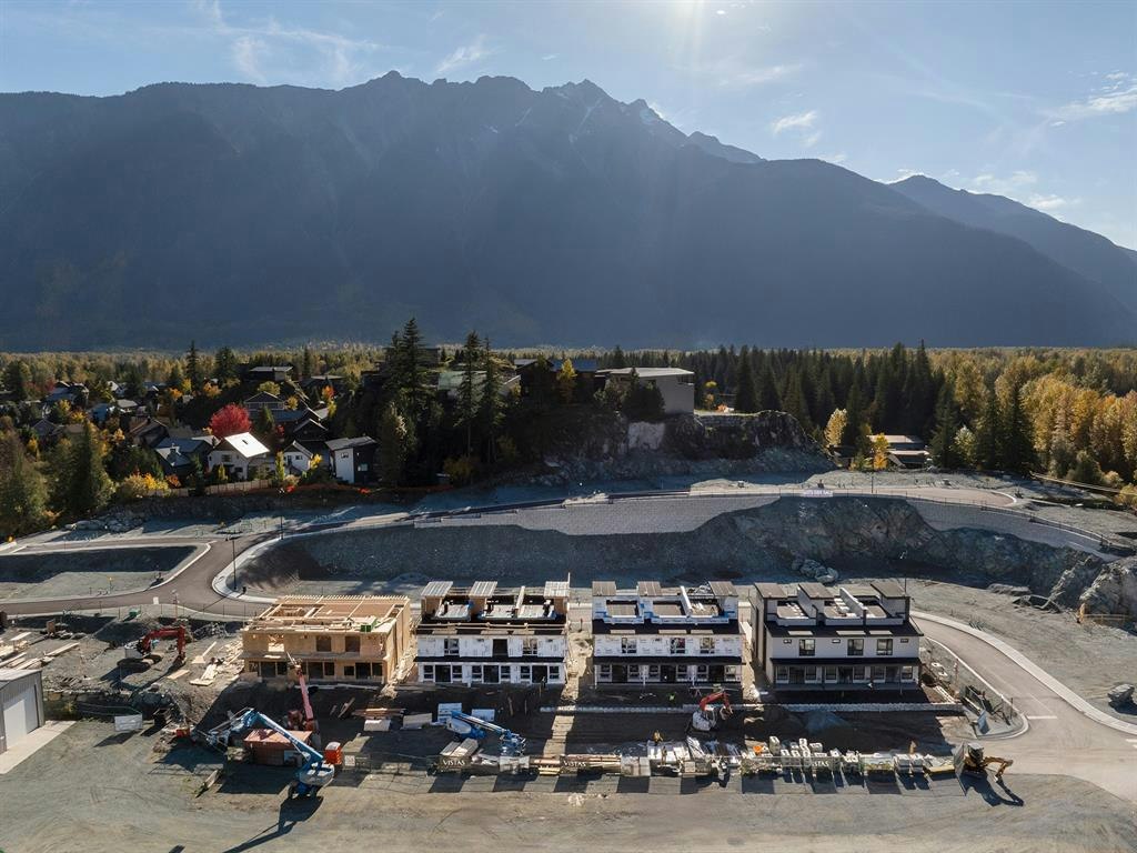 4-7362 Pemberton Farm Road East, Pemberton, BC, V0N 2L0