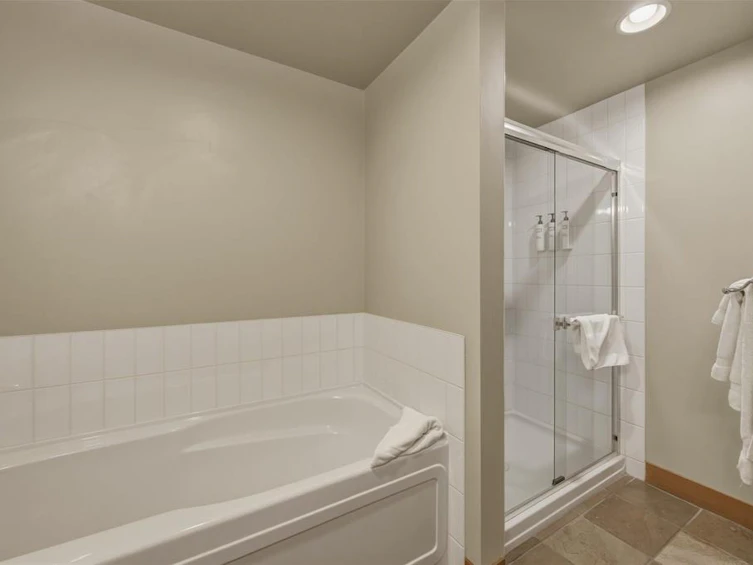 432C-2036 London Lane, Whistler, BC, V8E 0N7 - 18