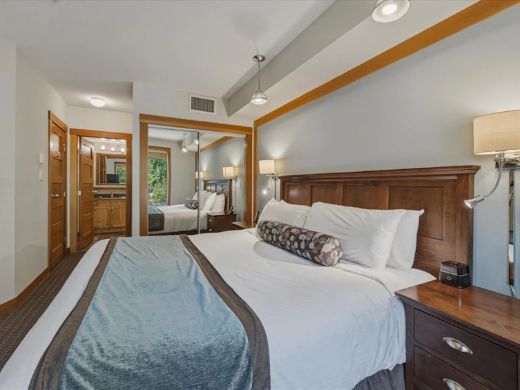 432C-2036 London Lane, Whistler, BC, V8E 0N7 - 16