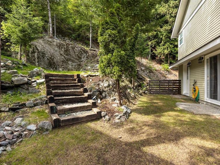 7463 Beechwood Street, Pemberton, BC, V0N 2L1 - 35