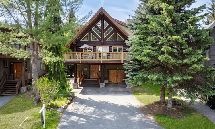 7270 Spruce Grove Circle