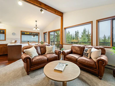 2318 Cayley Close - 2
