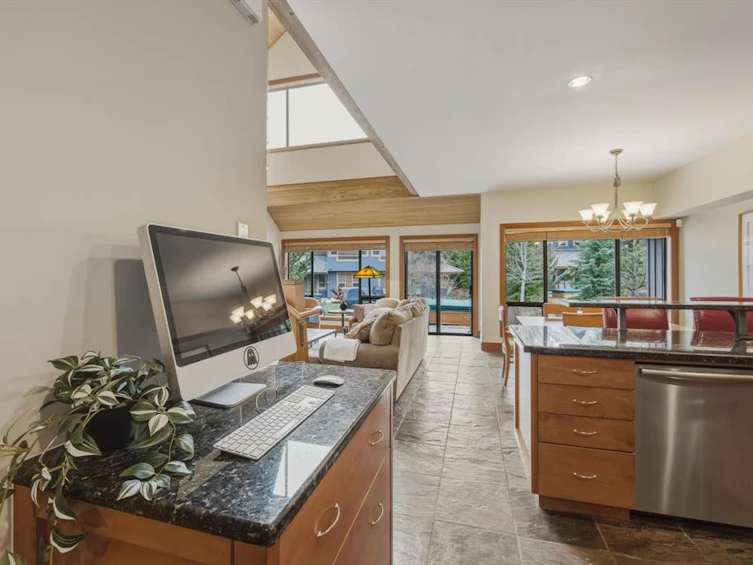 4824 Casabella Crescent, Whistler, BC, V8E 0Z4 - 16